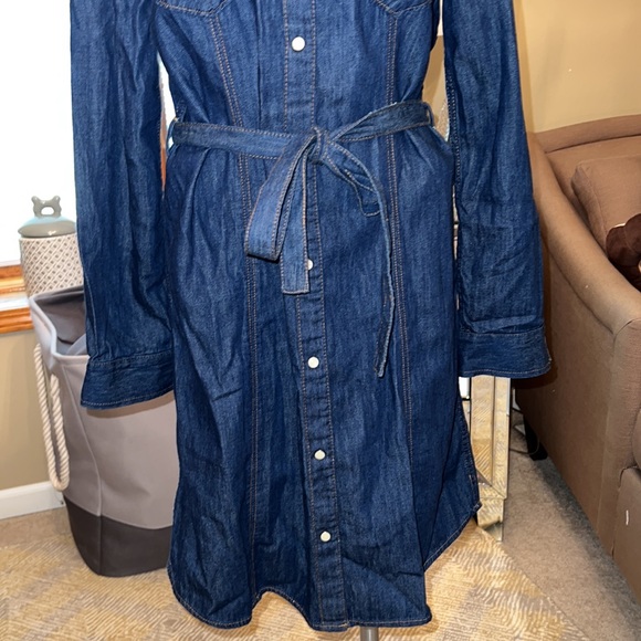 Gap midi length denim dresss - Picture 3 of 5